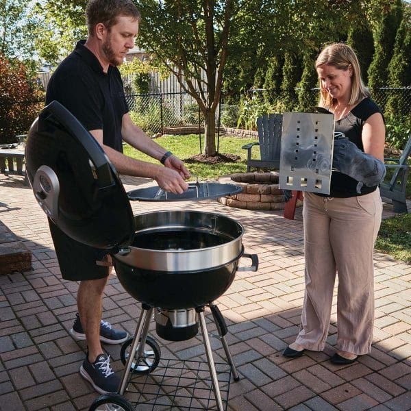 Napoleon Professional 22 Charcoal Kettle - Image 2